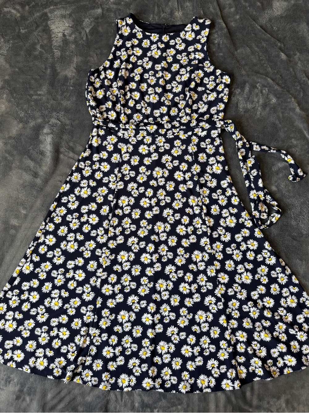 AK Women’s Daisy Floral Fit & Flare Dress Size Large Navy Blue Belted.